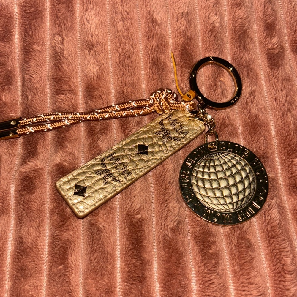 MCM KEYCHAIN